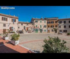 Tre appartamenti da ristrutturare a camerata picen - 21