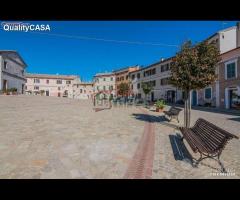 Tre appartamenti da ristrutturare a camerata picen - 22