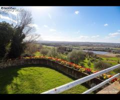 Villa di recente costruzione con corte esclusiva e