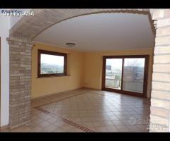 Villa di recente costruzione con corte esclusiva e - 10