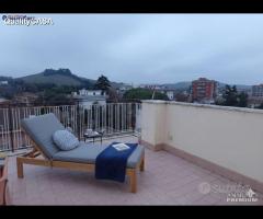 Appartamento con terrazzo a Castelferretti - 5