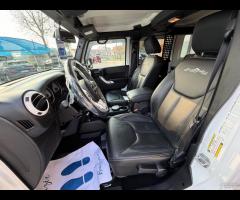 Jeep Wrangler Unlimited 2.8 CRD DPF Sahara Auto - 13