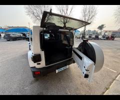 Jeep Wrangler Unlimited 2.8 CRD DPF Sahara Auto - 17