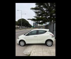 Lancia y 1.2 benzina - 5