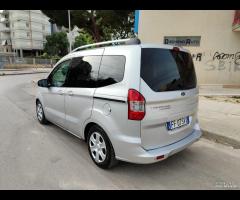 Ford Tourneo Courier 1.5 tdci 75CV VETTURA NUOVO!!