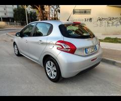 Peugeot 208 1.4 HDi 68 CV!! - 8