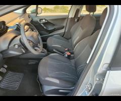 Peugeot 208 1.4 HDi 68 CV!! - 17