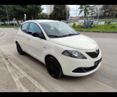 Lancia Ypsilon 1.0 FireFly SILVER 70CV
