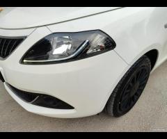 Lancia Ypsilon 1.0 FireFly SILVER 70CV - 11