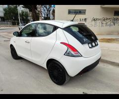 Lancia Ypsilon 1.0 FireFly SILVER 70CV - 14