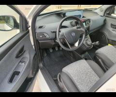 Lancia Ypsilon 1.0 FireFly SILVER 70CV - 19