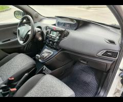 Lancia Ypsilon 1.0 FireFly SILVER 70CV - 26