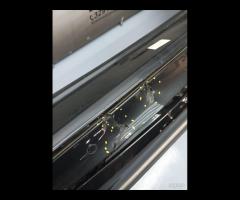 PARAURTI POSTERIORE CON SENSORI DI PARCHEGGIO VOLV - 12