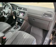 Volkswagen Tiguan 2.0 TDI 150 CV DSG R-Line TETTO - 12