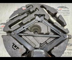 KIT EMERGENZA ATTREZZI SOLLEVATORE RUOTA OPEL INSI - 10