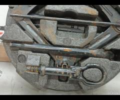 KIT EMERGENZA ATTREZZI SOLLEVATORE RUOTA FORD FOCU