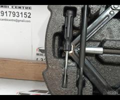 KIT EMERGENZA ATTREZZI SOLLEVATORE RUOTA KIA CEED - 7