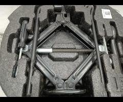 KIT EMERGENZA ATTREZZI SOLLEVATORE RUOTA KIA CEED - 10