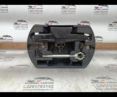 KIT EMERGENZA ATTREZZI SOLLEVATORE RUOTA PEUGEOT 3