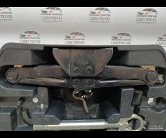 KIT EMERGENZA ATTREZZI SOLLEVATORE RUOTA PEUGEOT 3