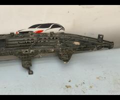 GRIGLIA PARAURTI ANTERIORE GRIGLIA RADIATORE HYUND - 17