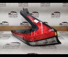 FANALE STOP POSTER. SX 2023 NISSAN LEAF ZE1E HATCH