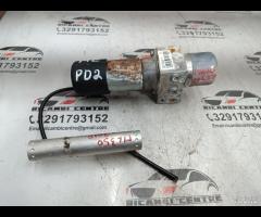 POMPA PORTELLONE BAGAGLIAIO POSTERIORE 2010 MERCED