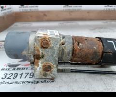 POMPA PORTELLONE BAGAGLIAIO POSTERIORE 2010 MERCED - 7