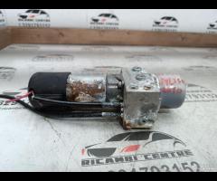 POMPA PORTELLONE BAGAGLIAIO POSTERIORE 2010 MERCED - 9