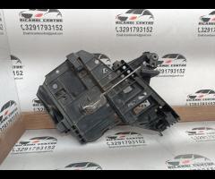 STAFFA SUPPORTO FARO ANTERIORE DESTRO 2009 PORSCHE