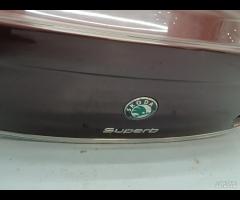 PORTELLONE COFANO POSTERIORE BAULE SKODA SUPERB II - 13