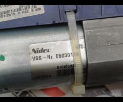 MOTORE SOLLEVATORE PORTELLONE POSTERIORE DESTRA AU - 22