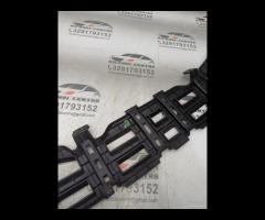 SUPPORTO/GRIGLIA INFERIORE PARAURTI ANTERIORE 2011 - 19