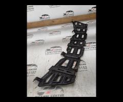 SUPPORTO/GRIGLIA INFERIORE PARAURTI ANTERIORE 2011 - 23