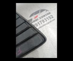 GRIGLIA CORNICE PARAURTI ANTERIORE INFERIORE SX FO - 16