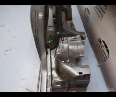 PARAFANGO POSTERIORE \\ LONGHERONE DESTRO SKODA KA - 16