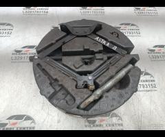 KIT EMERGENZA ATTREZZI SOLLEVATORE RUOTA OPEL ASTR - 5