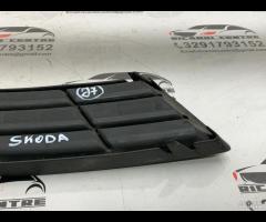 MASCHERINA FENDINEBBIA PARAURTI ANTERIORE SX SKODA - 16