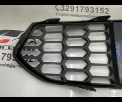GRIGLIA PARAURTI ANTERIORE INFERIORE DESTRA DX BMW - 11
