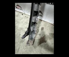 SUPPORTO STAFFA CENTRALE PARAURTI ANTERIORE MERCED - 11