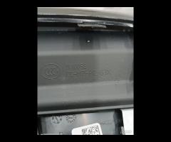 CONSOLE CENTRALE POSTERIORE GRIGLIA VENTILAZIONE B - 20