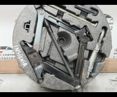 KIT EMERGENZA ATTREZZI SOLLEVATORE RUOTA OPEL INSI