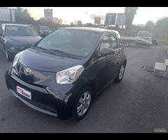 toyota iq automatica colore nera benzina come nuov