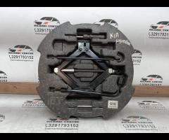 KIT EMERGENZA ATTREZZI SOLLEVATORE RUOTA KIA CEED