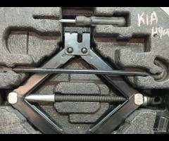 KIT EMERGENZA ATTREZZI SOLLEVATORE RUOTA KIA CEED - 6