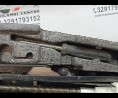 KIT EMERGENZA ATTREZZI SOLLEVATORE RUOTA VOLKSWAGE