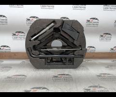 KIT EMERGENZA ATTREZZI SOLLEVATORE RUOTA JAGUAR XF