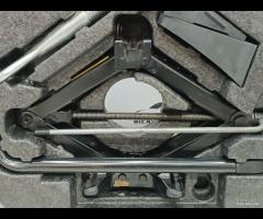 KIT EMERGENZA ATTREZZI SOLLEVATORE RUOTA JAGUAR XF - 6