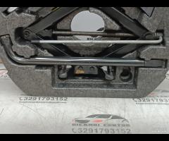 KIT EMERGENZA ATTREZZI SOLLEVATORE RUOTA JAGUAR XF - 7