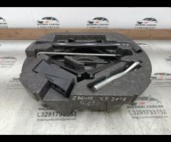 KIT EMERGENZA ATTREZZI SOLLEVATORE RUOTA JAGUAR XF - 12